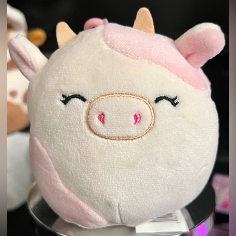 Caedyn the Pink Cow 3" Squishmallow Clip